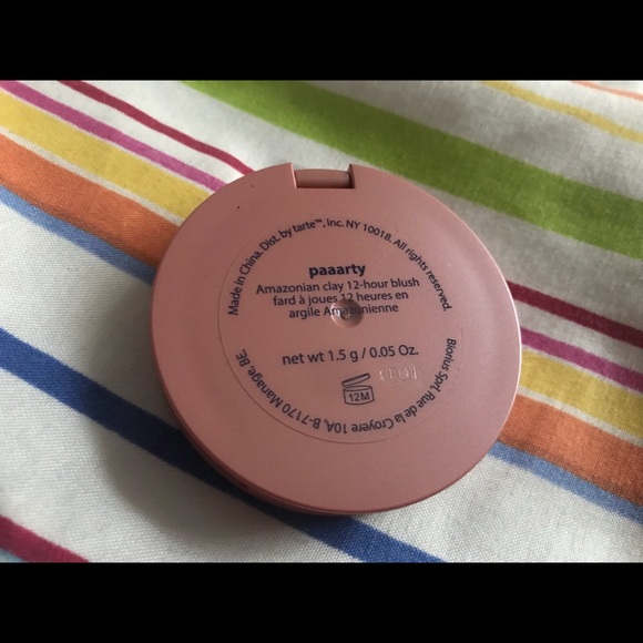 Tarte blush - Picture 2 of 4